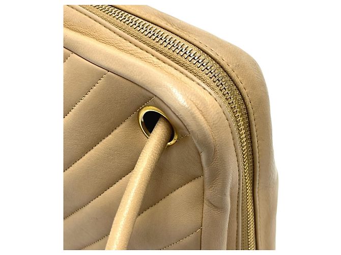 Borsa Chanel Coco Mark Charm V-Stitch Chevron Beige - vista 13