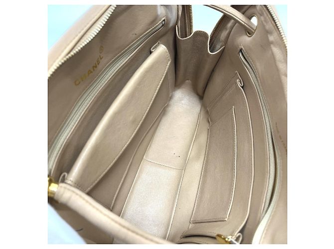 Borsa Chanel Coco Mark Charm V-Stitch Chevron Beige - vista 14