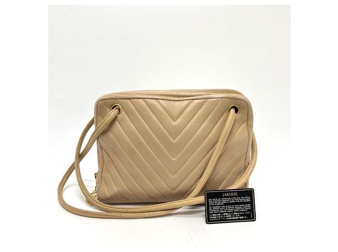 Borsa Chanel Coco Mark Charm V-Stitch Chevron Beige - vista 18