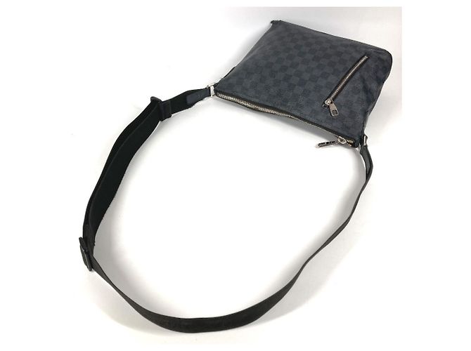Borsa a tracolla Louis Vuitton Damier Graphite Mick PM Nero - vista 2