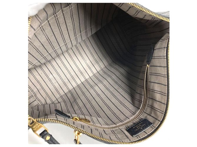 Borsa Tote Louis Vuitton Monogram Empreinte Bastille MM Nero - vista 5