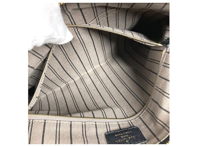 Borsa Tote Louis Vuitton Monogram Empreinte Bastille MM Nero - vista 7