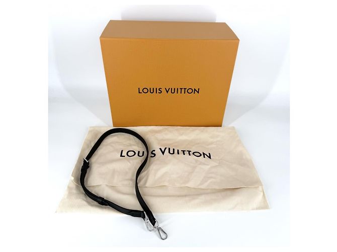 Borsa a mano Bella Monogram Mahina da donna Louis Vuitton Nero - vista 9