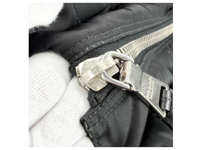 Tote Borsa Bomber con logo triangolo da donna Prada Nero - vista 6