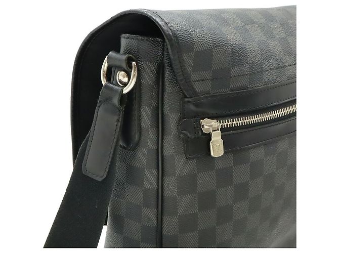 Borsa a tracolla Louis Vuitton Damier Graphite Daniel GM Nero - vista 4