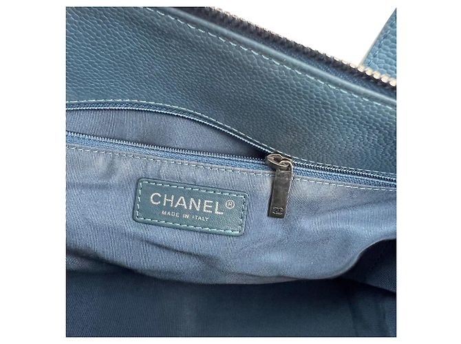 Bolsa Bowling Chanel Quilted Caviar Large Azul Ruthenium - vista 6