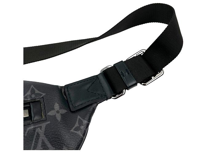 Borsa a tracolla Louis Vuitton Monogram Eclipse Discovery Bumbag Nero - vista 6