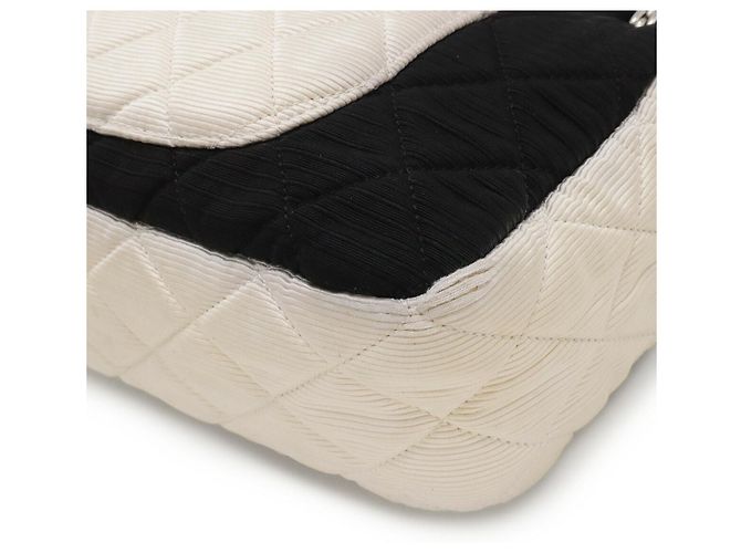 Borsa a Spalla in Raso e Tela Chanel Nero - vista 3