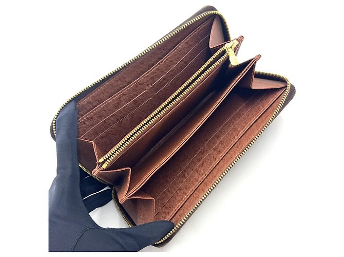 Carteira Zippy Louis Vuitton Monogram Marrom - vista 3