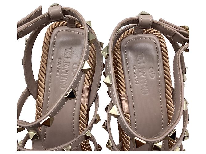 Valentino Garavani Espadrilles con zeppa Valentino Rockstud Torchon 105 in pelle rosa Marrone - vista 7