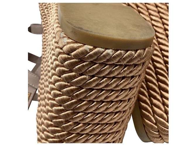 Valentino Garavani Espadrilles con zeppa Valentino Rockstud Torchon 105 in pelle rosa Marrone - vista 9