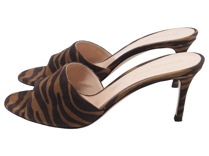 Mule con tacco stampa zebra Gianvito Rossi in scamosciato marrone - vista 4