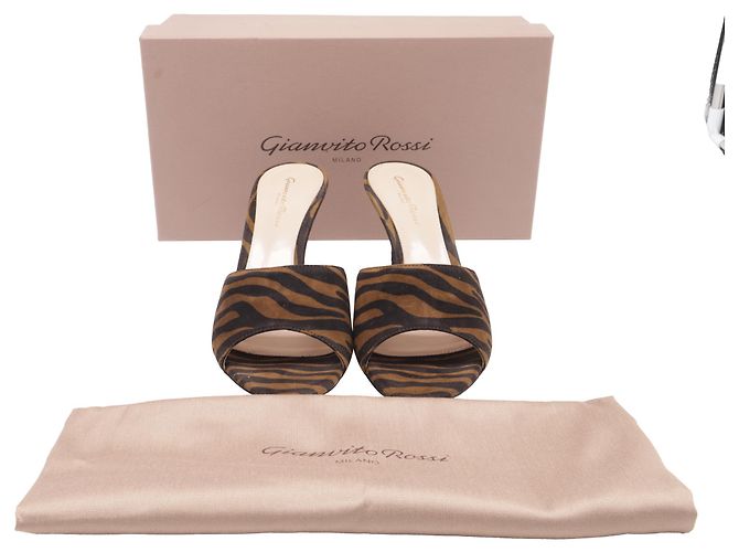 Mule con tacco stampa zebra Gianvito Rossi in scamosciato marrone - vista 5