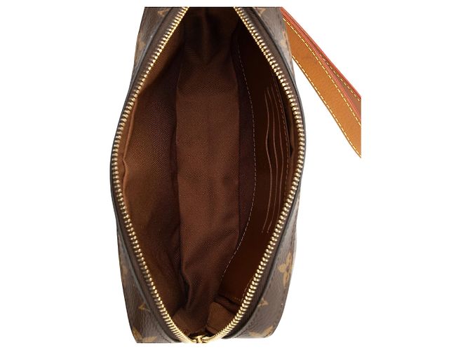 Pochette Soft Trunk in tela Monogram con borchie Louis Vuitton Marrone - vista 7