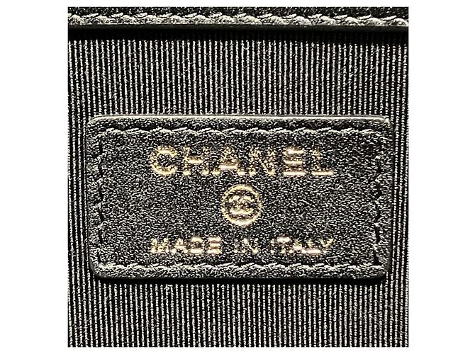 Clutch Chanel Boy in pelle caviar Chanel Nero - vista 4