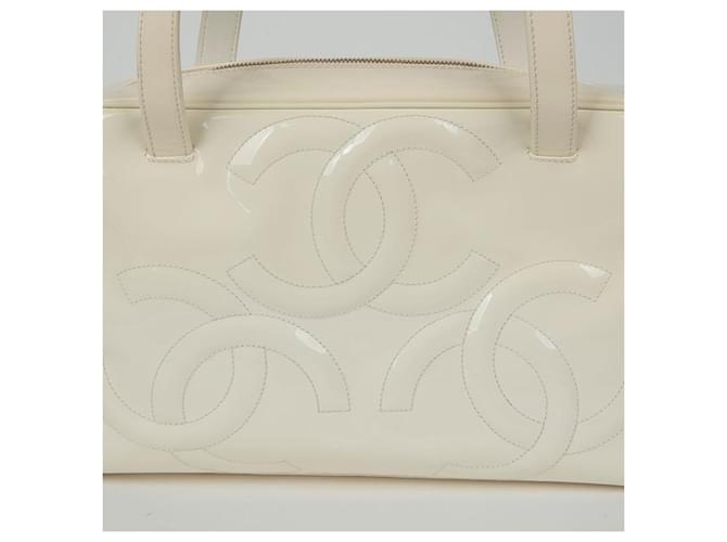Chanel Borsa Bowling con logo Triple Cc Bianco - vista 3