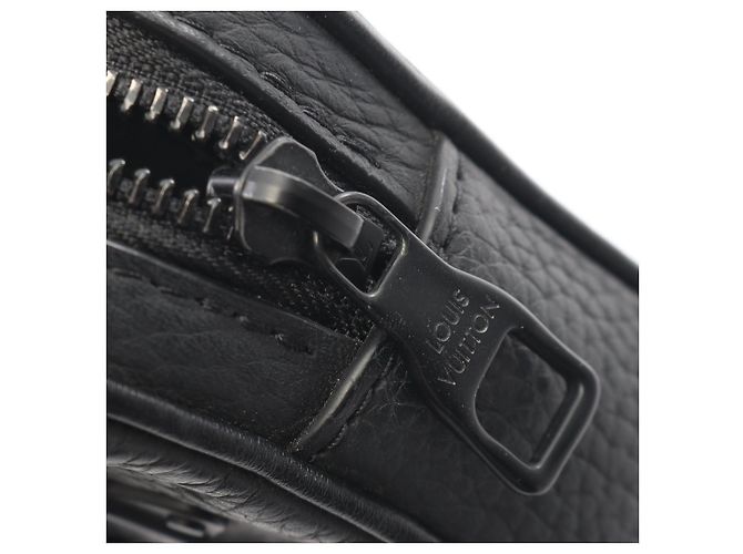 Louis Vuitton Pochette Volga Monogram Taurillon Clutch Bag Schwarz - Ansicht 6