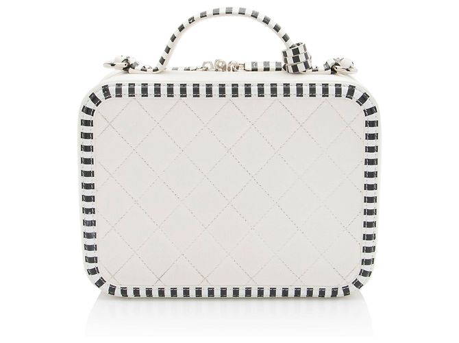 Beauty Case Chanel Caviar Leather CC Filigree Medium Nero - vista 3