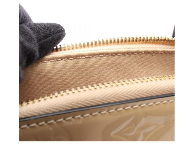 Borsa Louis Vuitton Lockit PM Vernis Leather Marrone Beige - vista 6