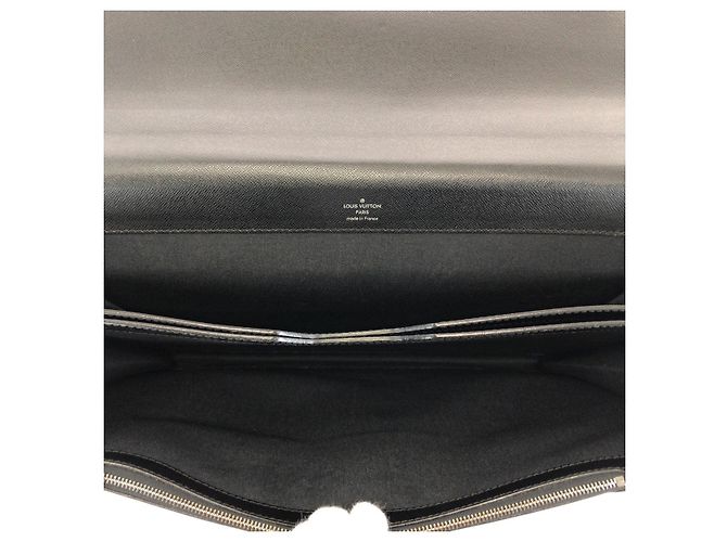 Louis Vuitton Robusto 1 Taiga Porte-documents Noir - vue 9