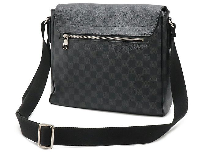 Borsa a tracolla Louis Vuitton District MM Damier Graphite Nero - vista 2