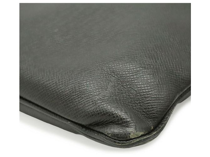 Borsa a tracolla Louis Vuitton Taiga Nero - vista 3