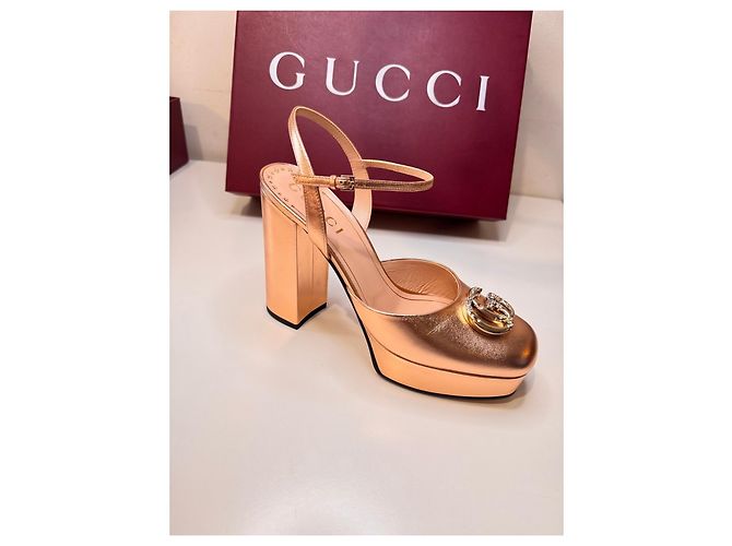 Gucci Sandali con Tacco in Pelle Oro Rosa D'oro - vista 2