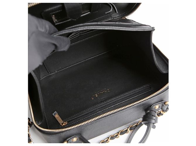Chanel Borsa Tote Grande e Borsa a Spalla in Caviar Nero - vista 8