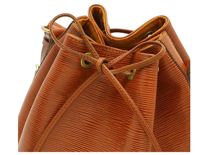 Borsa a tracolla Louis Vuitton Petit Noe Epi Marrone - vista 4