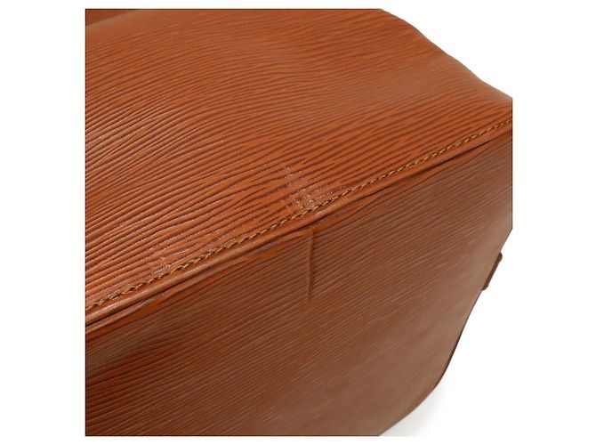 Borsa a tracolla Louis Vuitton Petit Noe Epi Marrone - vista 9