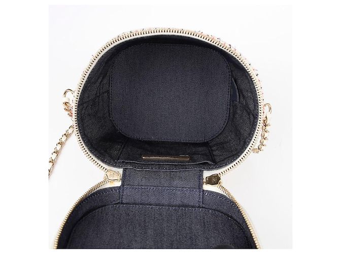 Chanel Borsa a tracolla e crossbody CC Logo Vanity Bianco - vista 9