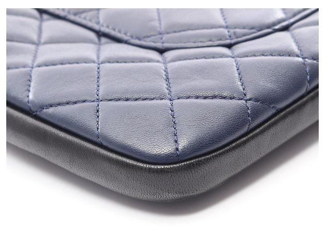 Borsa a tracolla Chanel Girl in agnello Navy/Black Blu - vista 6