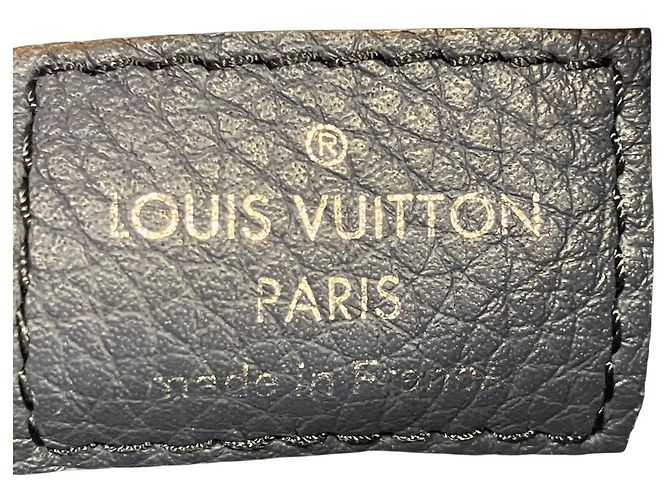 Louis Vuitton Mahina Leather Coin Case Blue - view 4