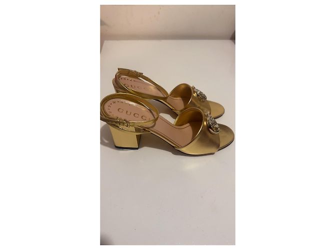 Gucci Sandali con tacco dorati GG Crystal D'oro - vista 2