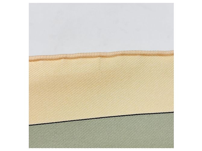 Silk In Hermès Foulard in seta Hermes Carre 90 Crown Pattern Multicolore Beige - vista 4
