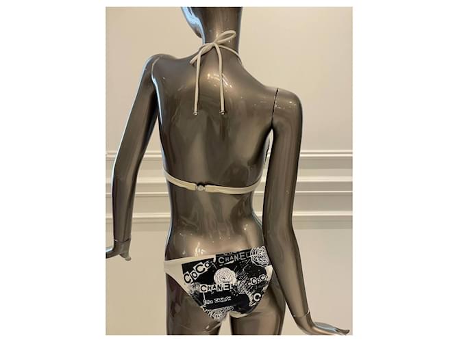 Bikini Chanel con monogramma bianco e nero - vista 3