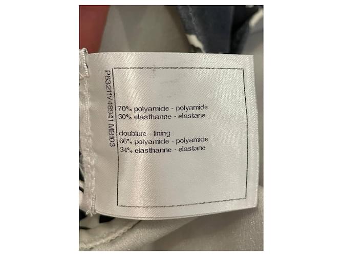 Bikini Chanel con monogramma bianco e nero - vista 7