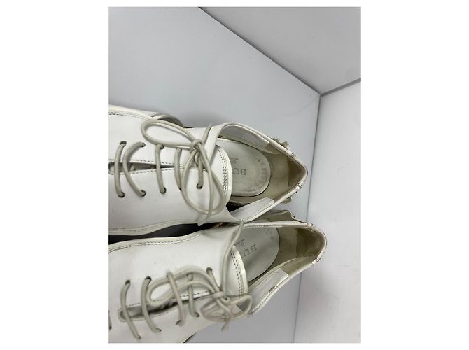 Zapatos Oxford de cuero blanco con flecos y tachuelas Burberry - vista 4