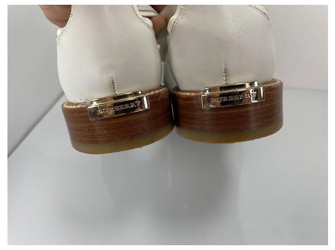 Zapatos Oxford de cuero blanco con flecos y tachuelas Burberry - vista 6