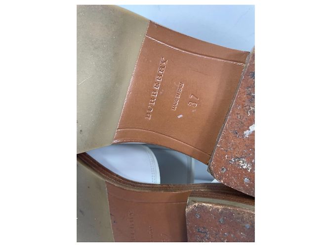 Zapatos Oxford de cuero blanco con flecos y tachuelas Burberry - vista 9
