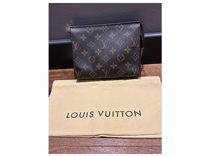 Louis Vuitton Monogram Toiletry 19 Marrone Monogramma - vista 12