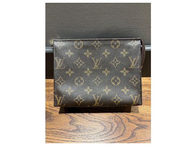 Louis Vuitton Monogram Toiletry 19 Marrone Monogramma - vista 2