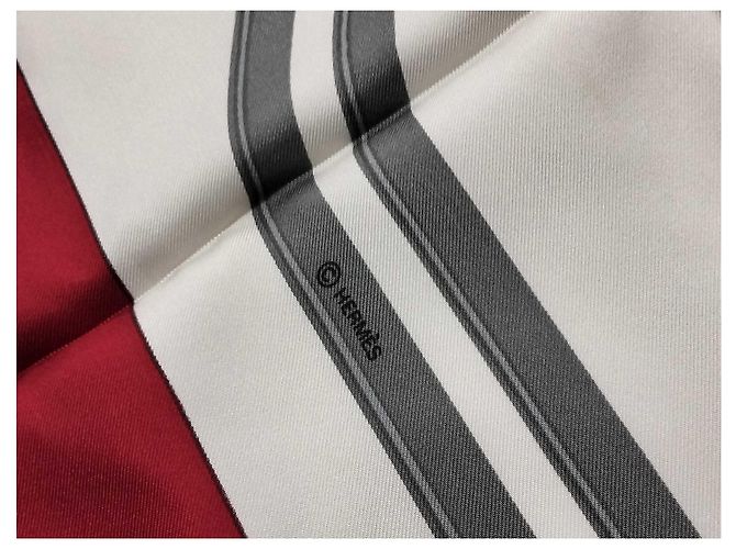 Hermès Hermes Carré 90 Seta multicolore 90 x 90 Rosso - vista 2