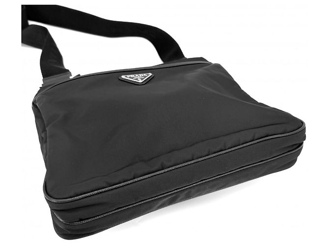 Borsa a tracolla in nylon nero e pelle Saffiano Prada - vista 3