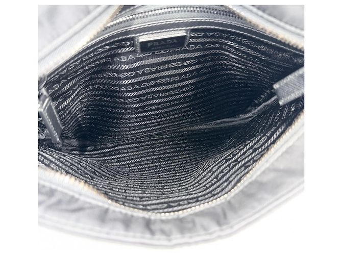 Borsa a tracolla in nylon nero e pelle Saffiano Prada - vista 4