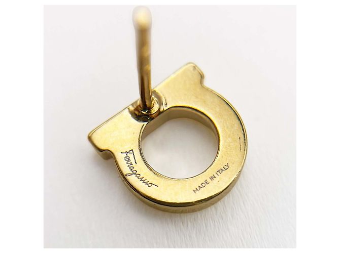 Orecchini Salvatore Ferragamo Gancini Heart Star Swing D'oro - vista 7