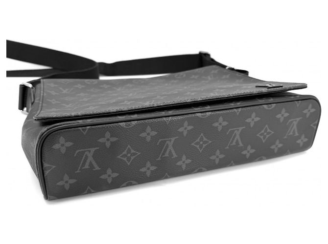 Borsa a tracolla District MM da uomo Louis Vuitton Monogram Eclipse Nero - vista 3