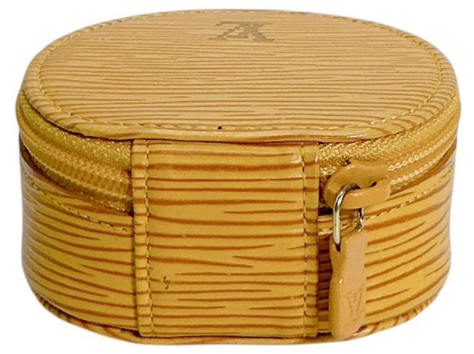 Pochette e porta gioielli in pelle Epi Louis Vuitton Giallo - vista 7