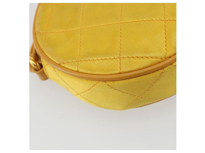 CHANEL Matelasse Shoulder Bag Satin Yellow Gold CC Auth 189501A D'oro Giallo - vista 13