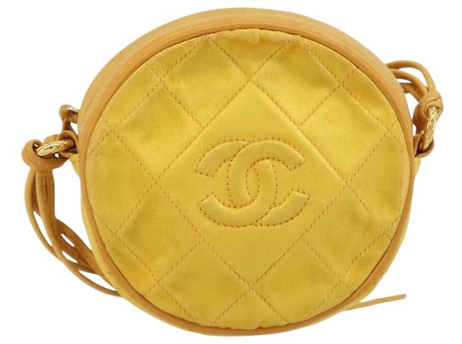 CHANEL Matelasse Shoulder Bag Satin Yellow Gold CC Auth 189501A D'oro Giallo - vista 2